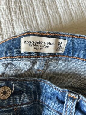 Abercrombie and Fitch 90’s High Rise Relaxed